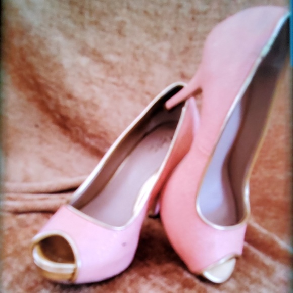 Shoes - Picture 2 of 2